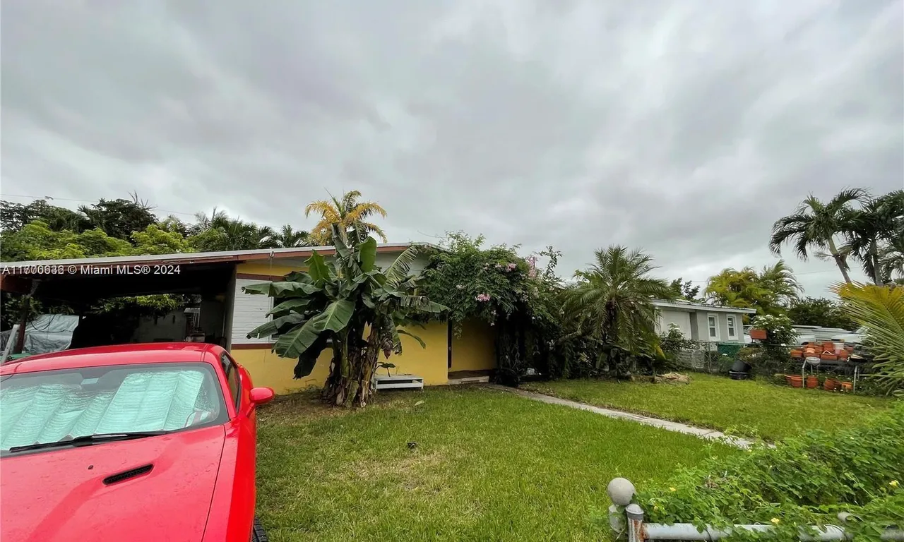 19831 Gulfstream Rd, Cutler Bay FL 33157