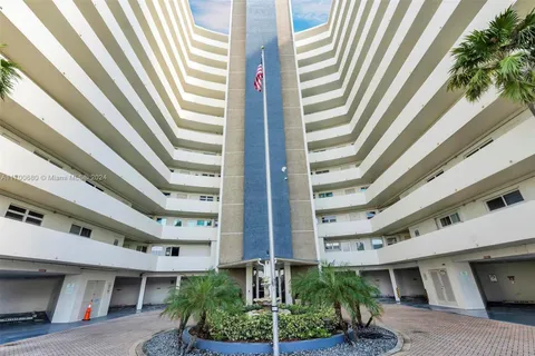 710 N Ocean Blvd # 906, Pompano Beach FL 33062