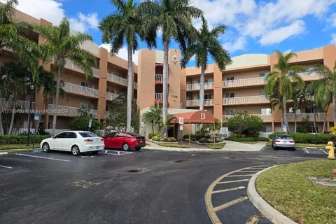 7725 Yardley Dr Bldg B # 305, Tamarac FL 33321