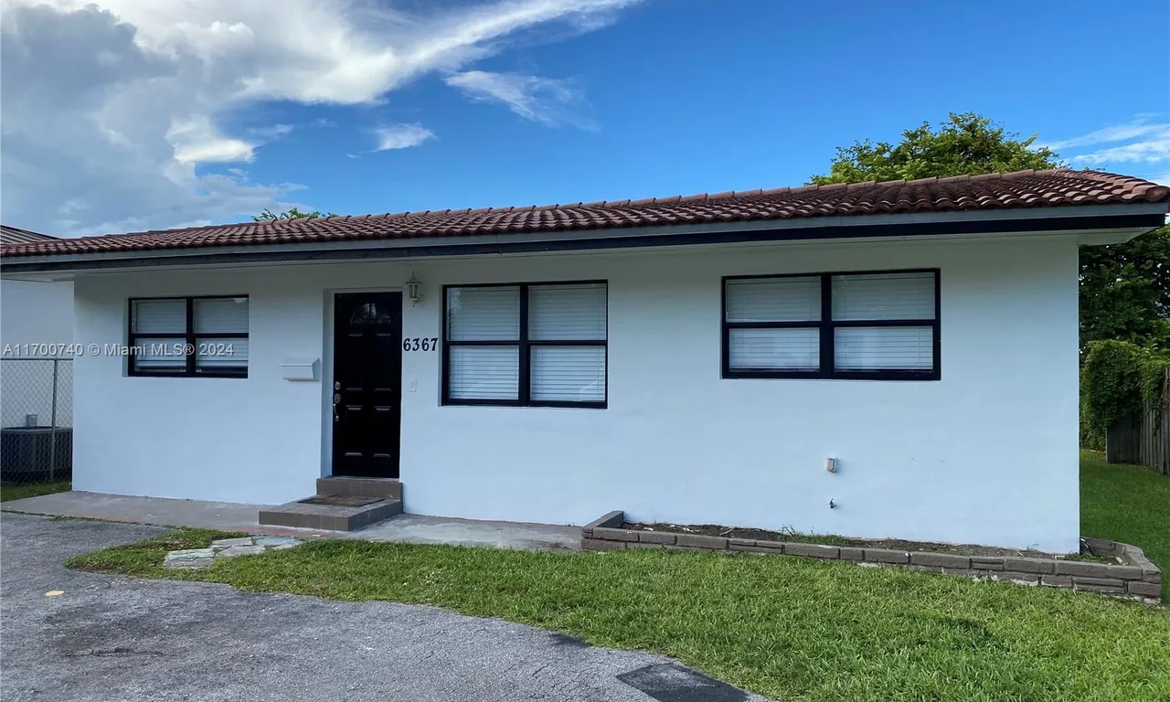 6367 SW 24th St, Miami FL 33155