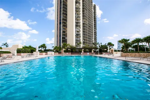 20379 W Country Club Dr # 1236, Aventura FL 33180