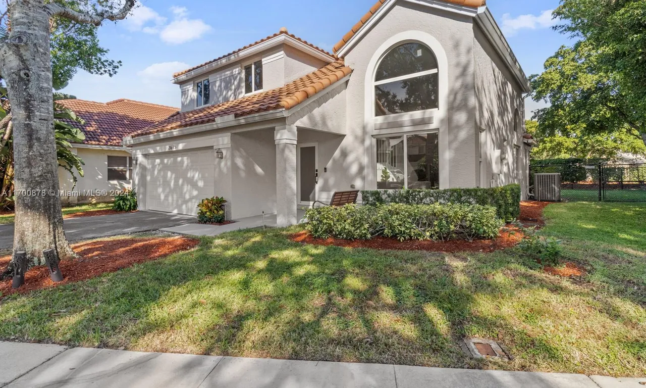 2615 Oak Park Cir, Davie FL 33328