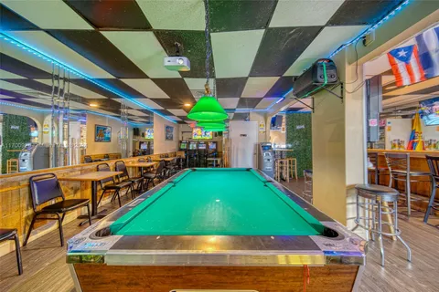 Cafeteria & Bar For Sale In Hialeah, Hialeah FL 33012