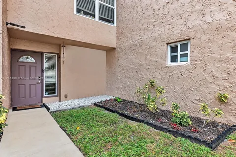 9410 Live Oak PL # 110, Davie FL 33324