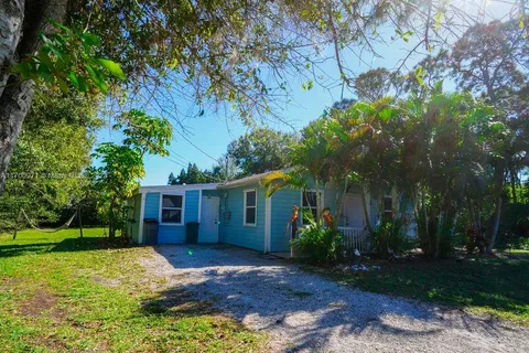 5210 Palm Dr, Fort Pierce FL 34982