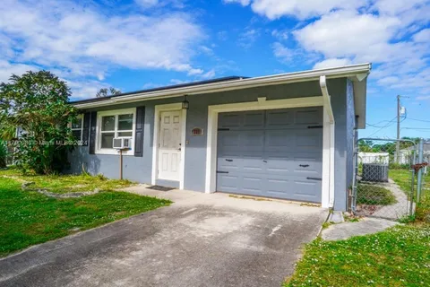 321 NE Genesee Ave, Port St. Lucie FL 34983