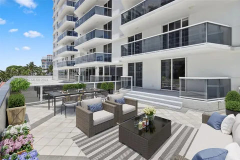 2401 Collins Ave # 405, Miami Beach FL 33140