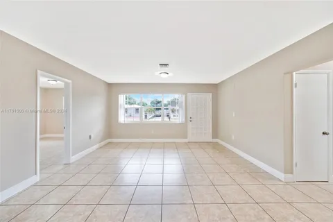 270 E 63rd St, Hialeah FL 33013