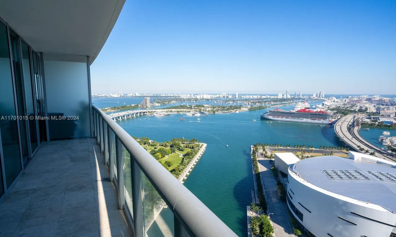 888 Biscayne Blvd # 3806, Miami FL 33132