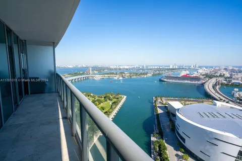 888 Biscayne Blvd # 3806, Miami FL 33132