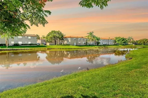 333 SW 86th Ave # 201, Pembroke Pines FL 33025