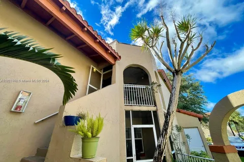 333 SW 86th Ave # 201, Pembroke Pines FL 33025