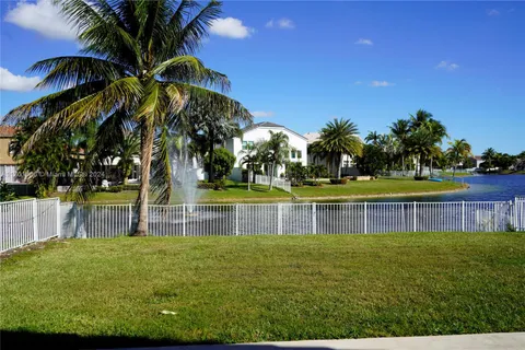 1471 NW 159th Ave, Pembroke Pines FL 33028