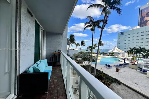 244 Biscayne Blvd # 907, Miami FL 33132