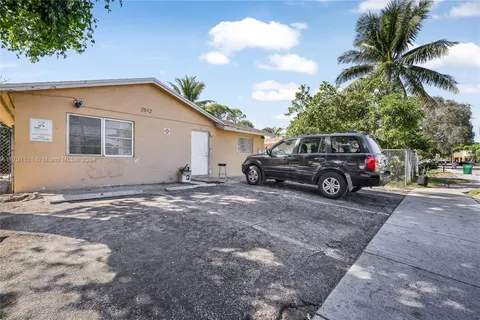 2512 NW 9th Pl, Fort Lauderdale FL 33311