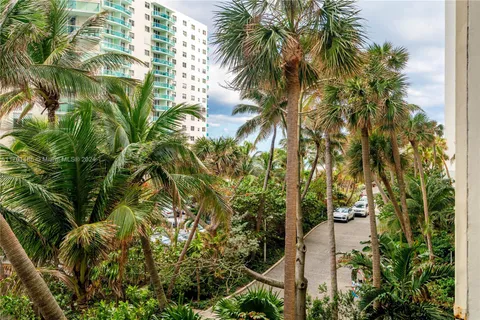 4001 S Ocean Dr # 3C, Hollywood FL 33019