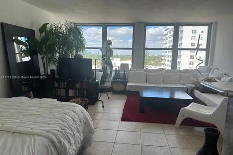 2899 Collins Ave # 910, Miami Beach FL 33140