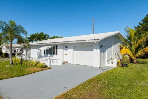 2019 SW 16th Ave, Boynton Beach FL 33426