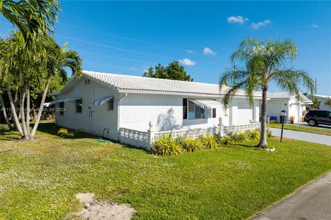 2019 SW 16th Ave, Boynton Beach FL 33426