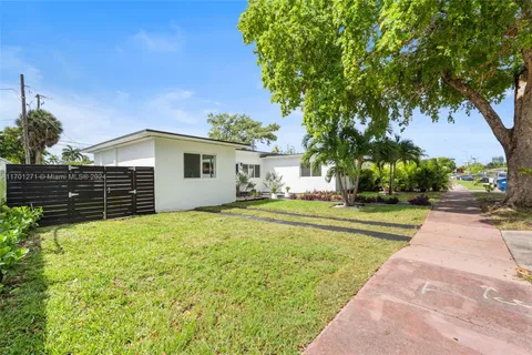 1581 Normandy Dr, Miami Beach FL 33141