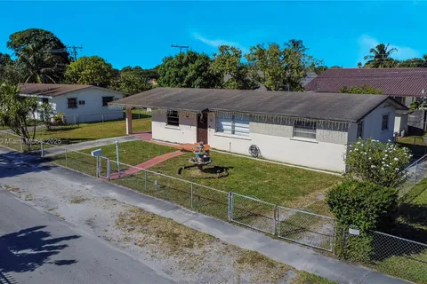 75 W 36th Pl, Hialeah FL 33012