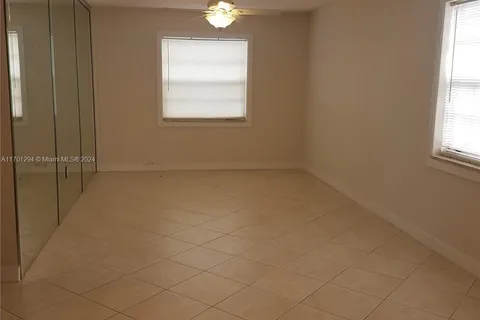 415 NE 2nd St # 209, Hallandale Beach FL 33009