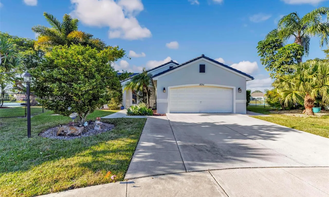 18741 NW 3rd St, Pembroke Pines FL 33029