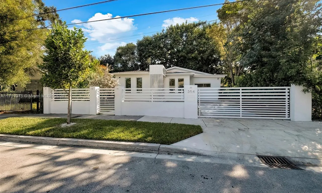 354 NW 43rd St, Miami FL 33127