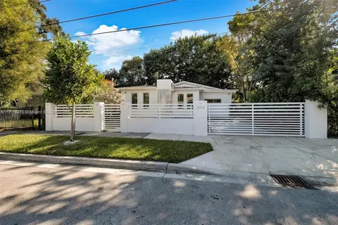 354 NW 43rd St, Miami FL 33127