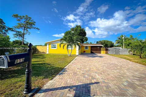 859 Caroline Cir, West Palm Beach FL 33413