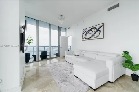 888 Biscayne Blvd # 4712, Miami FL 33132