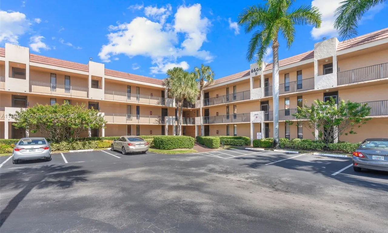 6620 Coral Lake Dr # 208, Margate FL 33063