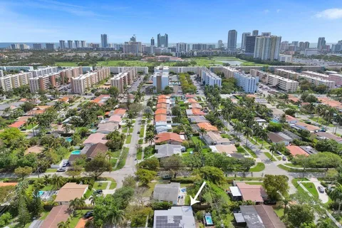 918 NE 4th Court, Hallandale Beach FL 33009