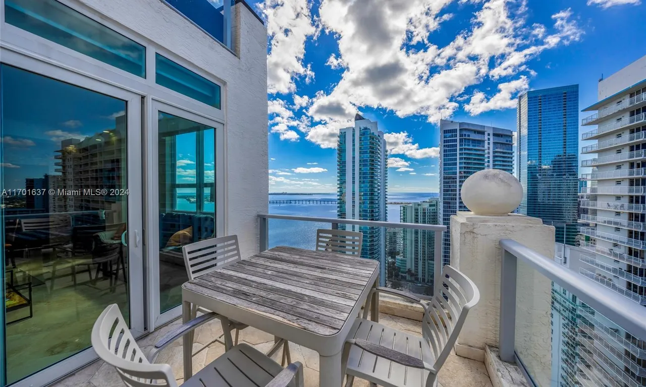 1155 Brickell Bay Dr, Miami FL 33131