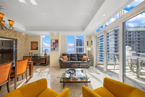 1155 Brickell Bay Dr, Miami FL 33131