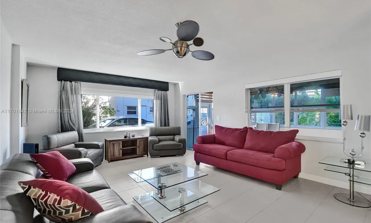 141 NE 10th Ave # 30A, Hallandale Beach FL 33009