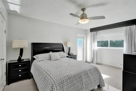 141 NE 10th Ave # 30A, Hallandale Beach FL 33009