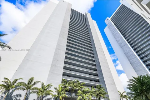 16385 Biscayne Blvd # 1816, North Miami Beach FL 33160