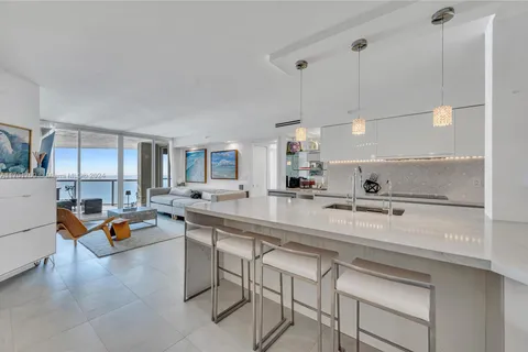 6767 Collins Ave # 2008, Miami Beach FL 33141