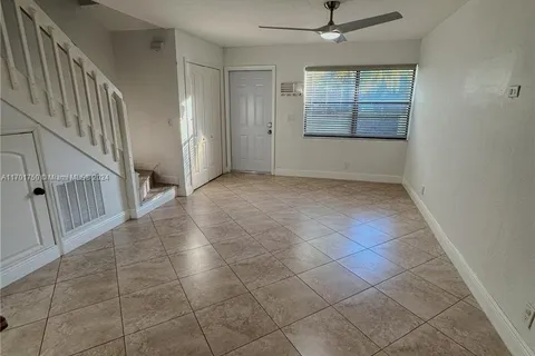 9767 Riverside Dr # 2, Coral Springs FL 33071