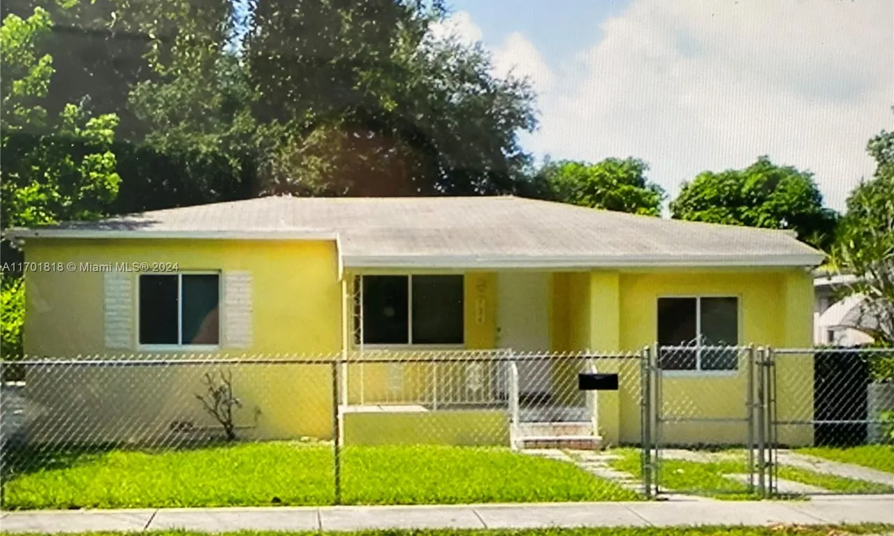 124 NE 118th St, North Miami FL 33161