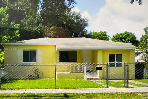 124 NE 118th St, North Miami FL 33161