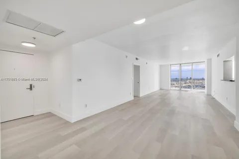 335 S Biscayne Blvd # 4109, Miami FL 33131