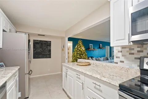 1118 Green Pine Blvd # B2, West Palm Beach FL 33409