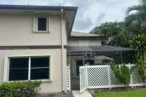 49 Essex Ct # C, Royal Palm Beach FL 33411