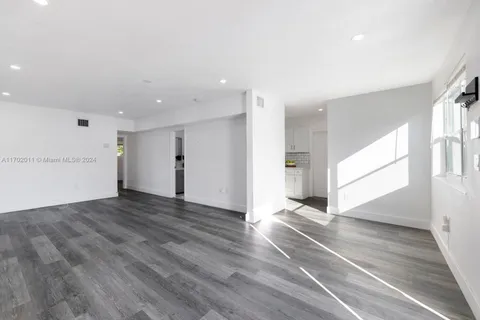 19350 NE 2nd Ave, Miami FL 33179
