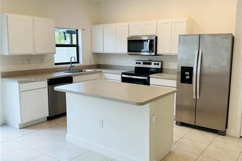 1160 SW 6th Ave # 1160, Florida City FL 33034