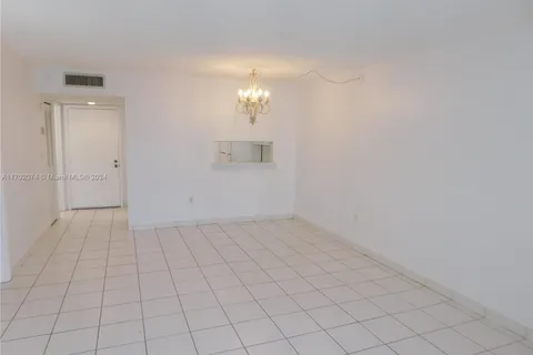 8025 SW 107 AV # 321, Miami FL 33173