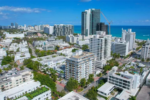 245 18th St # 305, Miami Beach FL 33139