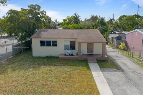 806 NW 18th St, Fort Lauderdale FL 33311